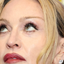 Madonna (68 anos): 'Até um ano atrás, eu pulava em trampolins, fazia exercícios aeróbicos dançando e submetia minhas articulações ao que um médico chamaria de sobrecarga. Não consigo mais fazer isso. Agora faço treino em circuito de alta intensidade'. Foto: Getty Images / Purepeople