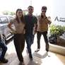 O senador Flávio Bolsonaro (PL) com a esposa Fernanda Bolsonaro, no terminal executivo do Aeroporto de Brasília, com destino ao Rio de Janeiro, onde participa do último debate presidencial das eleições de 2026, promovido pela TV Globo, nesta sexta-feira, 23 de outubro Foto: WILTON JUNIOR / Estadão