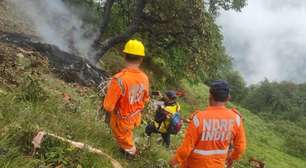 Helicóptero cai na Índia com peregrinos e mata 7 pessoas