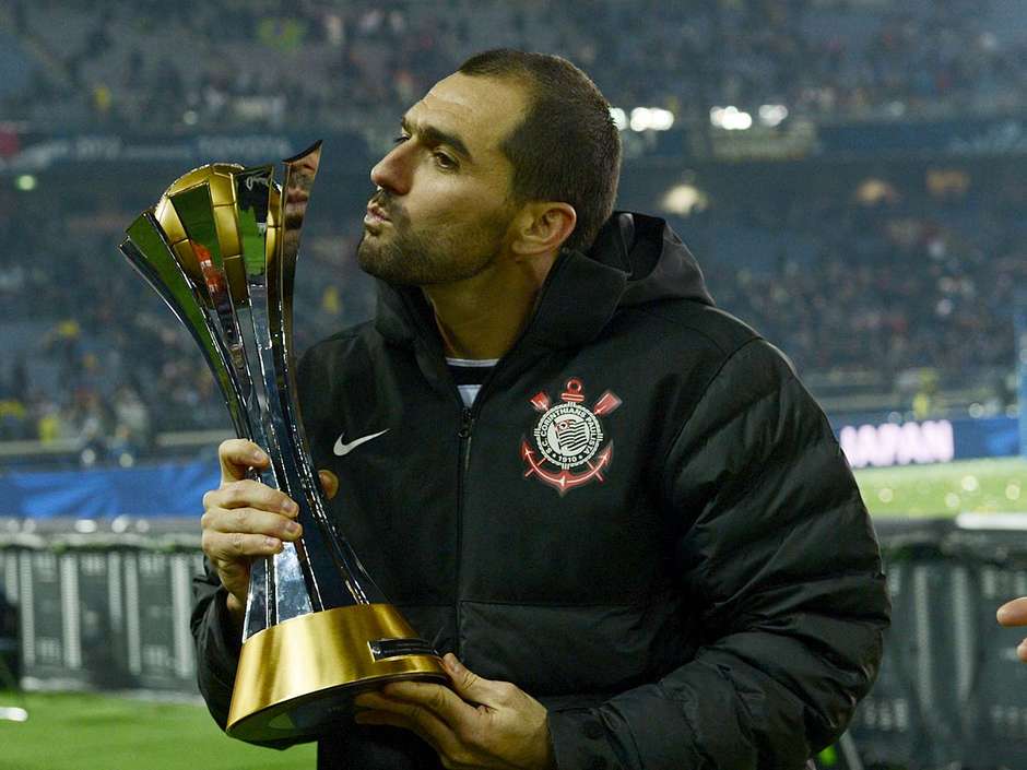 Foi campeão mundial com o Corinthians, hoje trabalha como