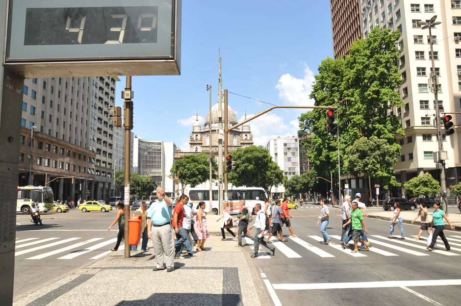 Resultado de imagem para Temperatura no Rio de Janeiro passa dos 40ÂºC nesta terÃ§a-feira