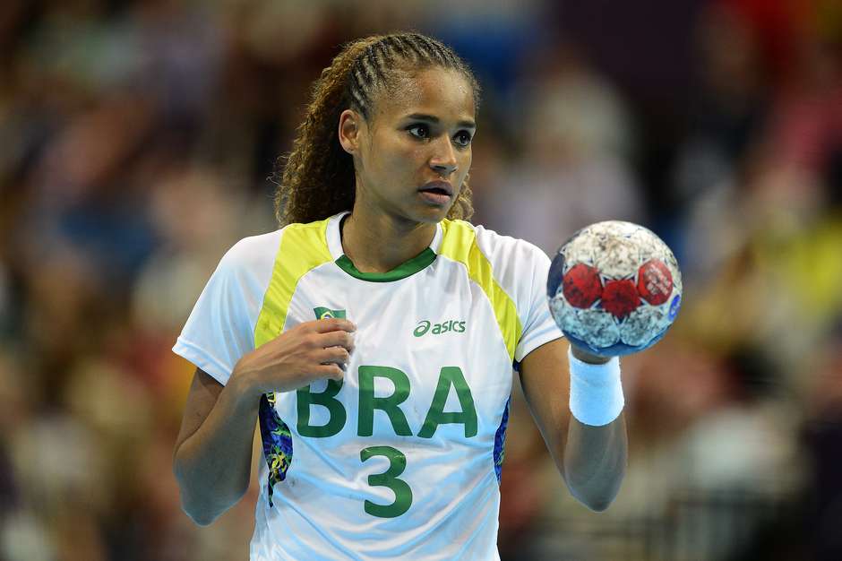 SESPORT - Capixaba é eleita melhor jogadora de handebol do mundo