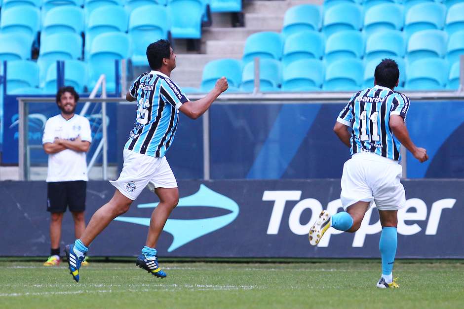 Com pênaltis para ajudar Jardel, Grêmio festeja Mundial de 83