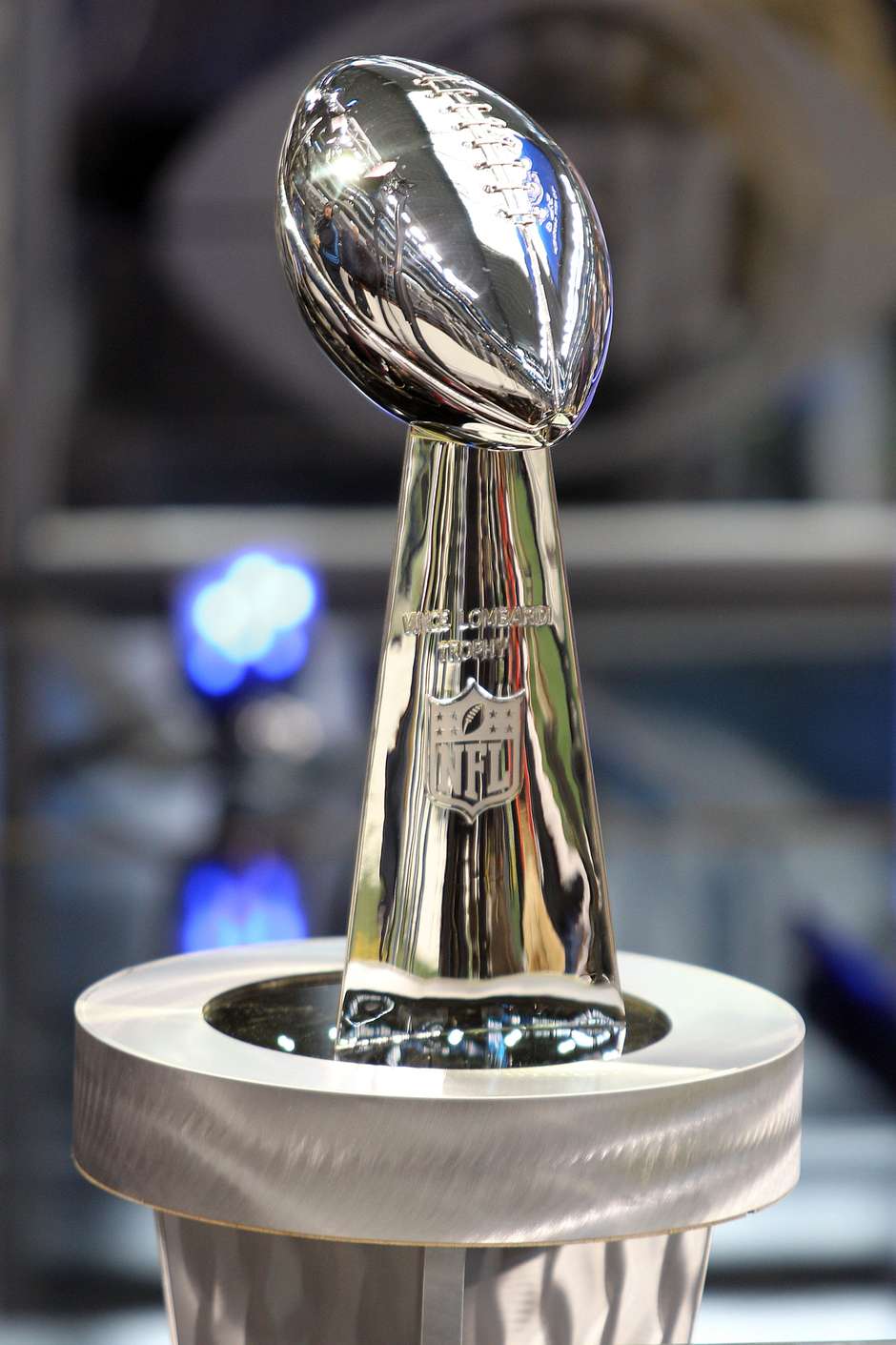 57 Super Bowl Xxxii Lombardi Trophy Photos & High Res Pictures - Getty  Images