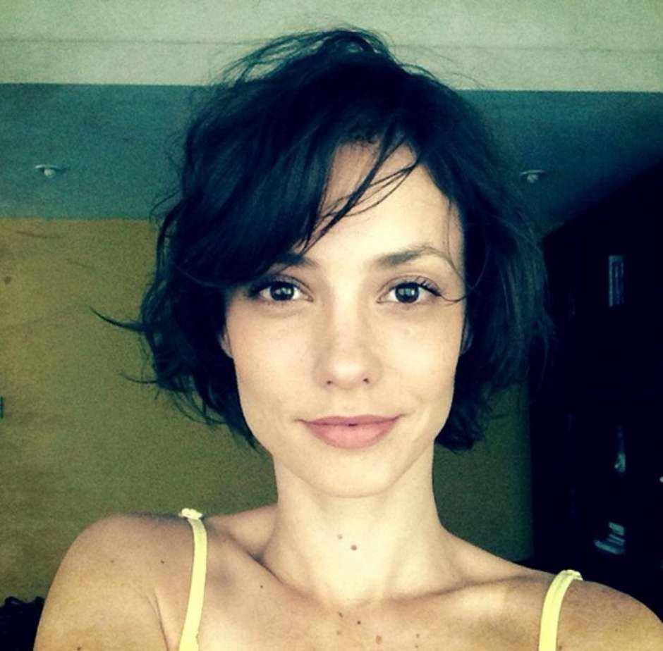 Rosanne Mulholland, ex-Malhação, adere ao cabelo preto