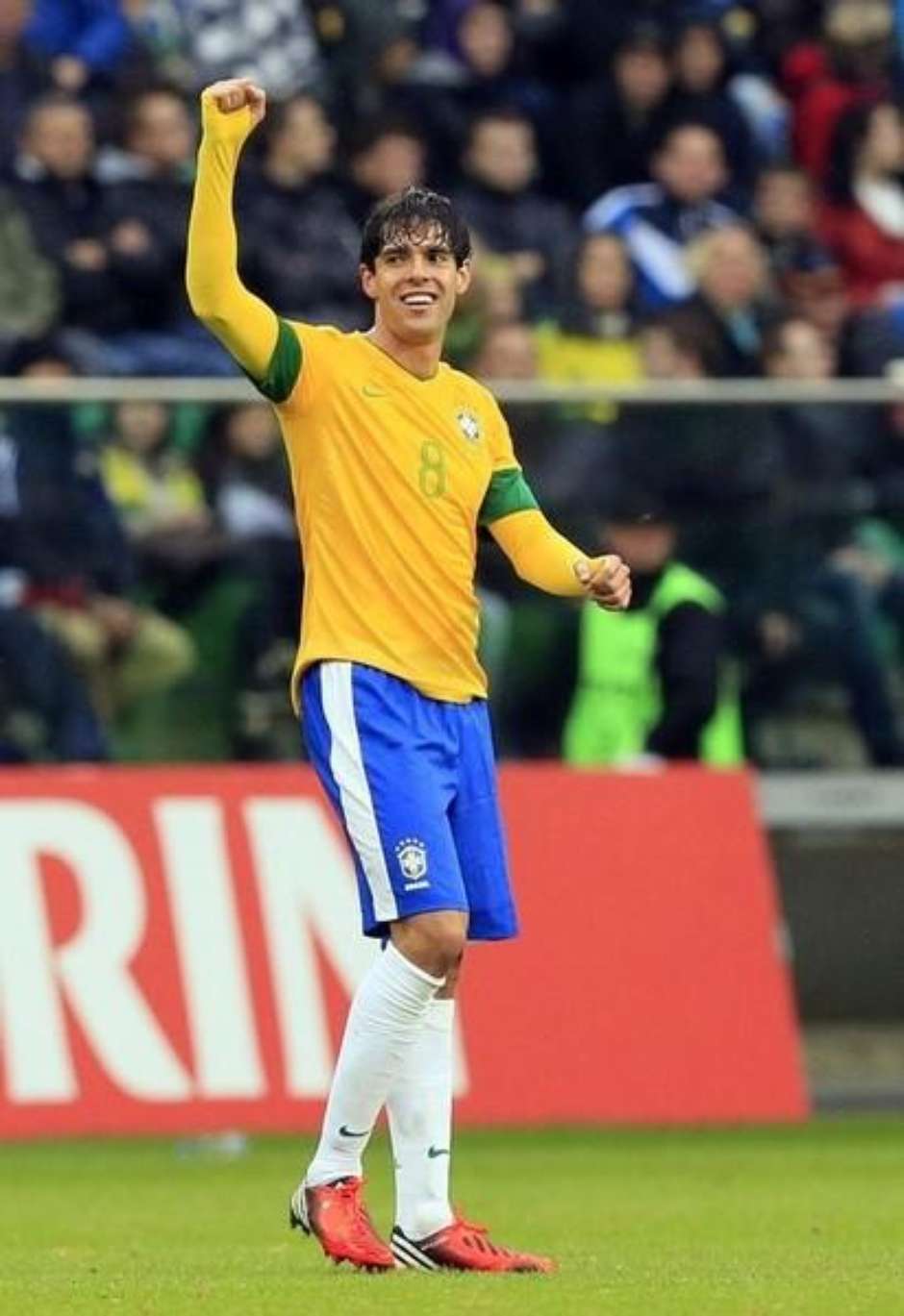 Kaká pela Seleção Brasileira na Copa do Mundo 2006  Copa do mundo, Seleção  brasileira, Na copa do mundo