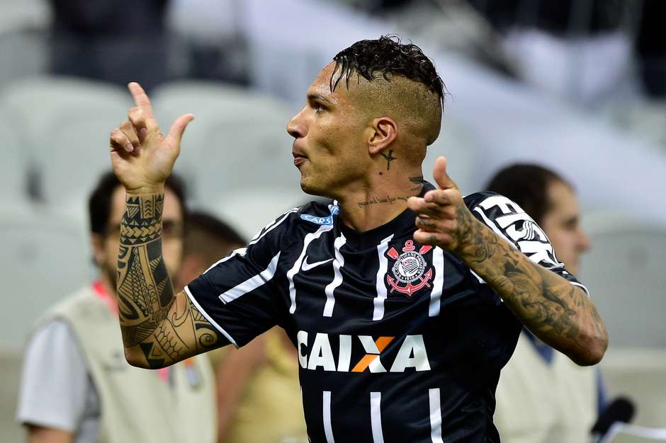 Paolo Guerrero sonha em jogar com o Corinthians na final da Coра  Sul-Americana