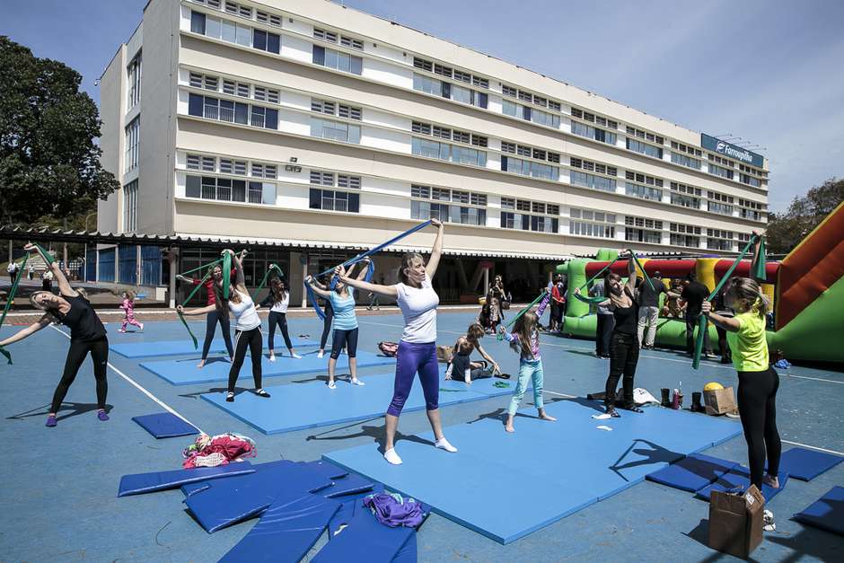 Iatismo aulas de circo e escalada conhe a as escolas clube