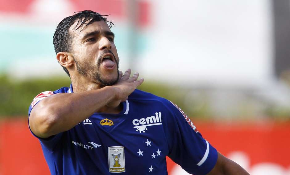 Marcelo Oliveira aprova time reserva e elogia estreantes