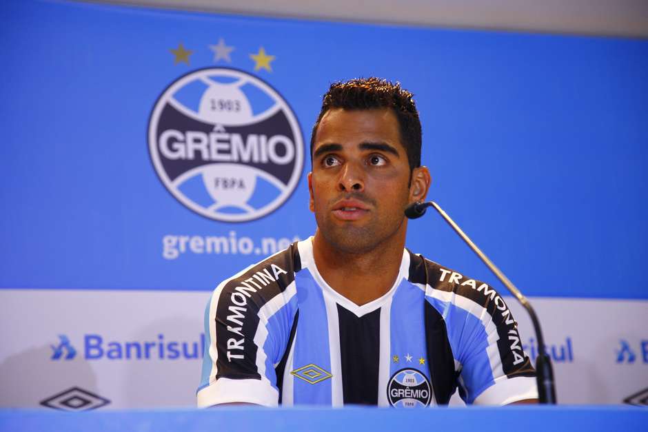 Sobra do São Paulo ganha Felipão e vira titular do Grêmio