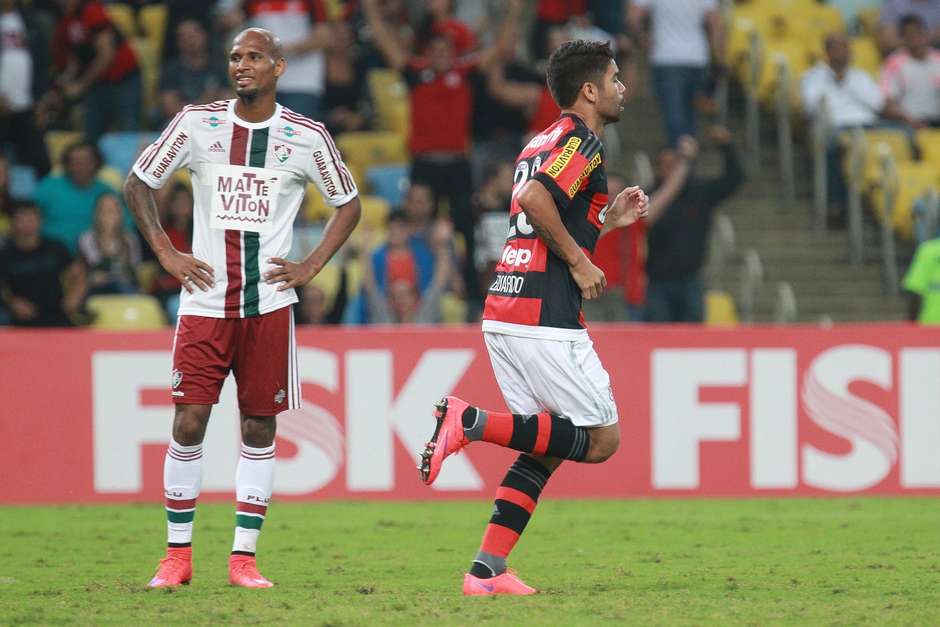 Eduardo da Silva lamenta falta de sequência no Flamengo