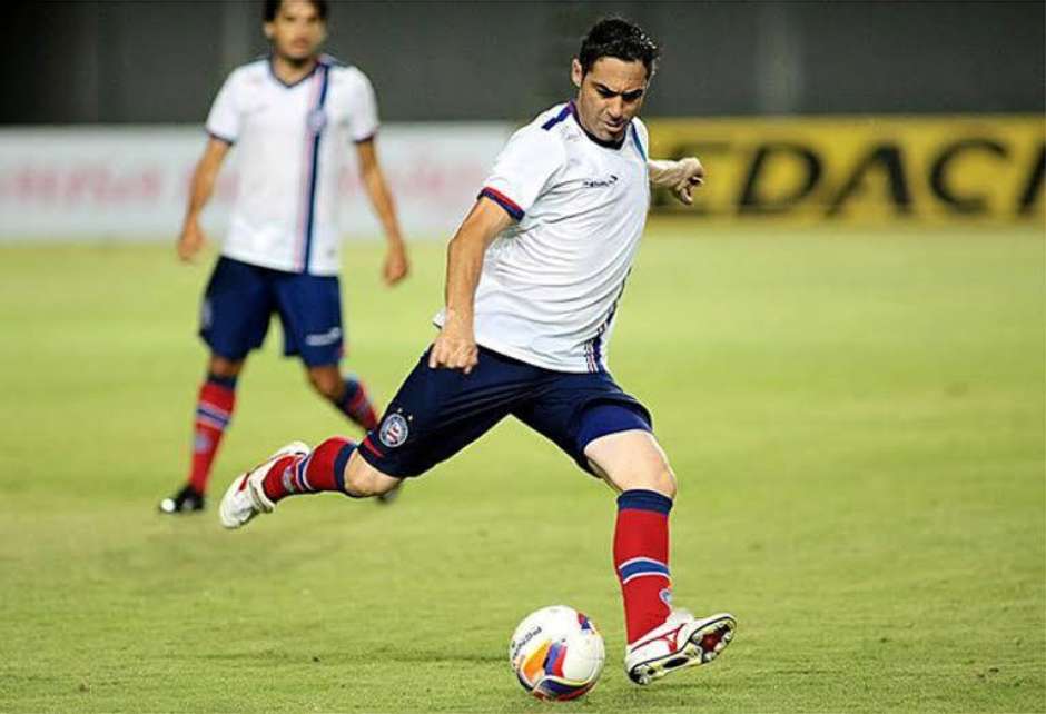 Após deixar o Bahia, Chicão vai jogar com Roberto Carlos na Índia