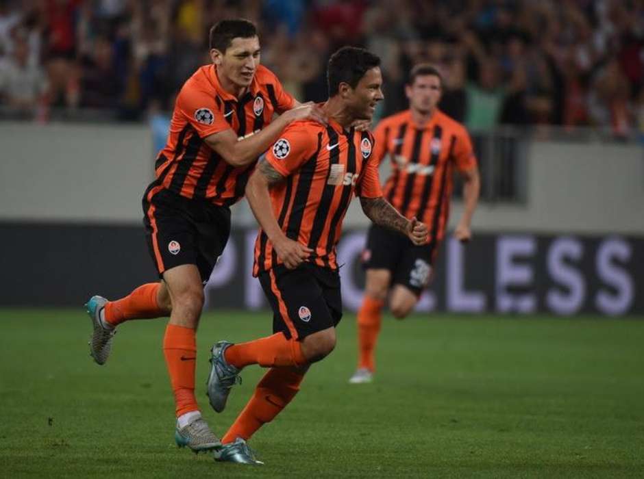 Ligeirinho, Fla dá boas-vindas a 2015 diante do Shakhtar Donetsk