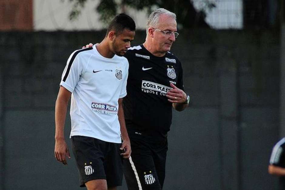 Pai de atacante Jô descarta negociação com o Grêmio