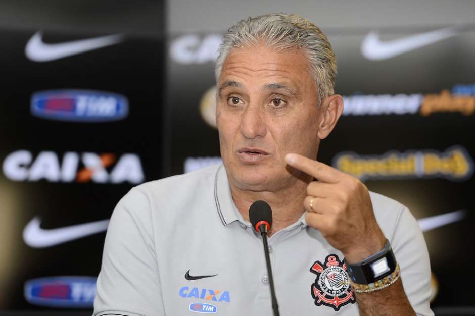 Tite prevê pressão do 'cascudo' Santa Fe e pede paciência