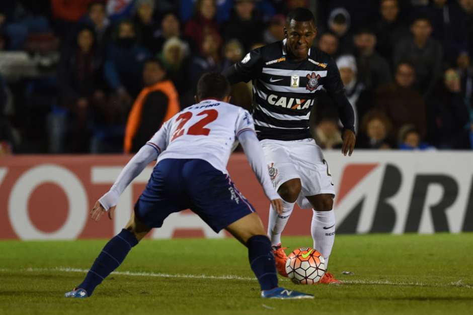 De 'inútil' a titular, Alan Mineiro se vê em adaptação e espera evoluir