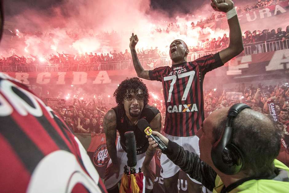 Agora é no campo: Walter revê Atlético-PR pela primeira vez jogando na  Arena, atlético-pr