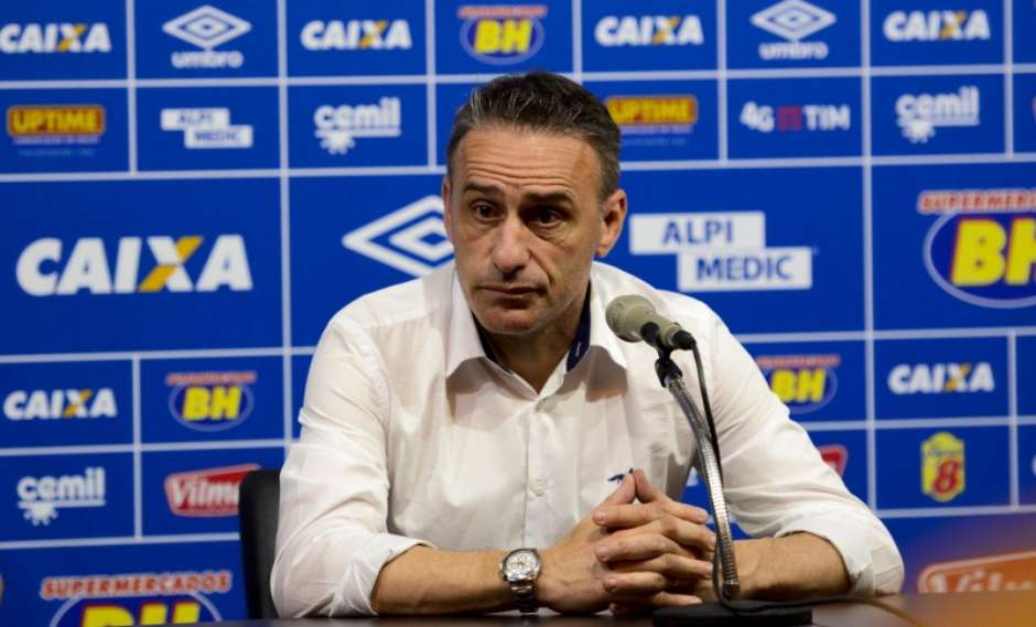 Paulo Bento não segue ditado do futebol e cogita mexer no Cruzeiro