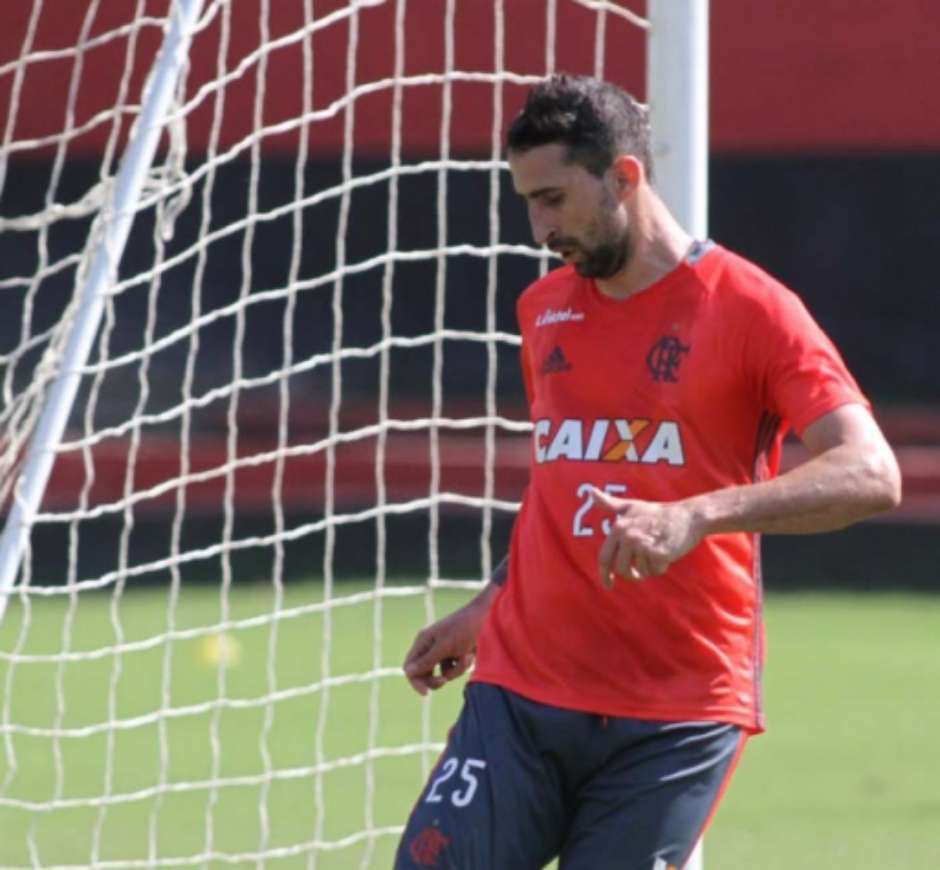 Donatti admite ansiedade para voltar a jogar pelo Flamengo