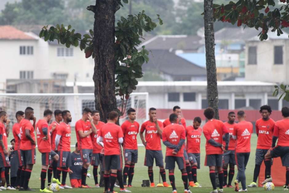Flamengo realiza último treino antes do confronto diante da Chapecoense