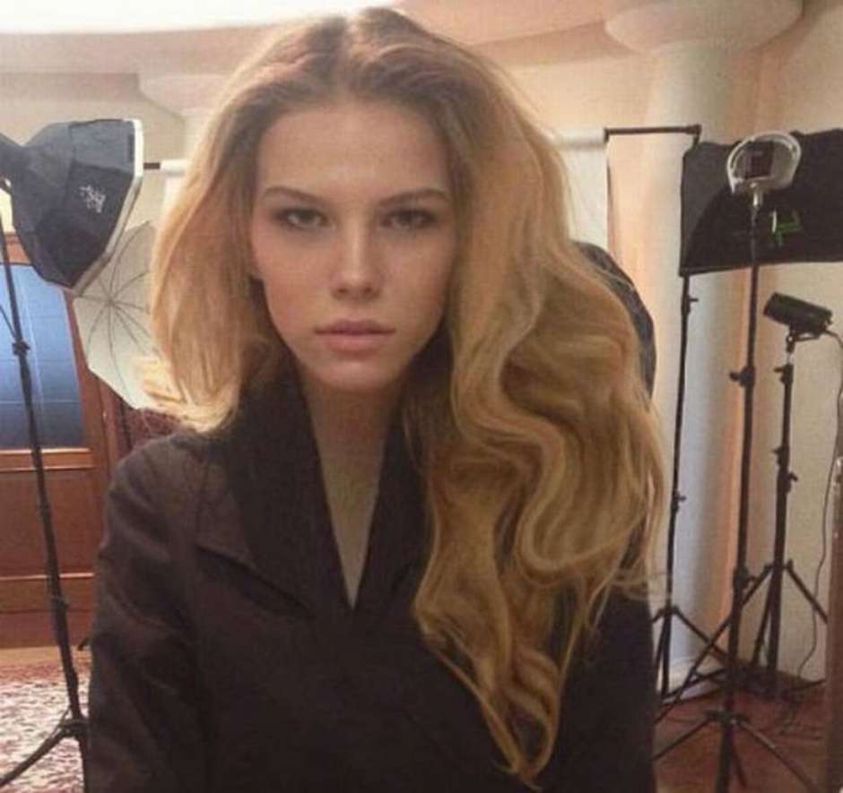 Resultado de imagem para modelo russa Anna Feschenko, de 17 anos