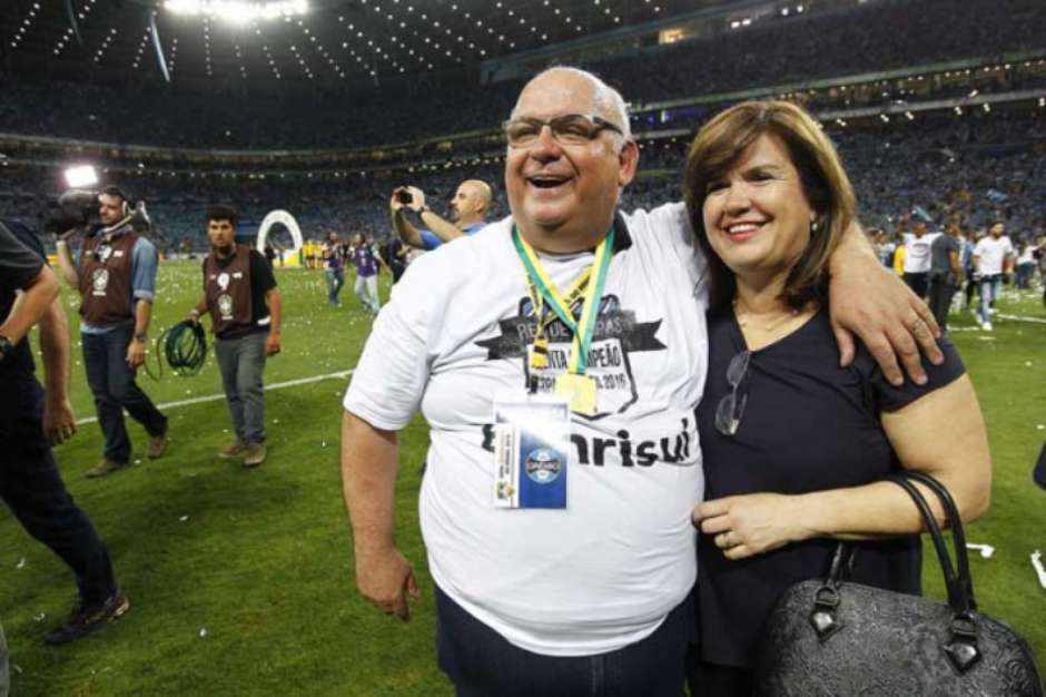 Presidente do Grêmio não descarta atender desejo de Renato Gaúcho