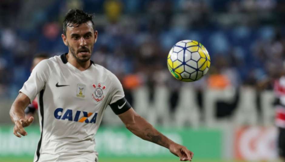 No mercado! Sem acordo por Mena, Inter procura um lateral-esquerdo