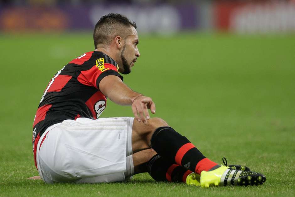 Ex-volante do Fla é agredido em briga em boate na Argentina