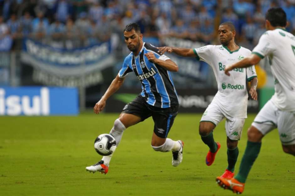 Renato diz que terá conversa com Maicon por discussão com torcedores
