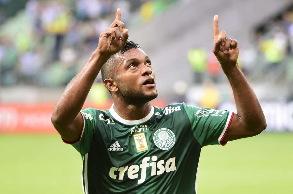 Borja entra, marca na estreia e tira Palmeiras do sufoco