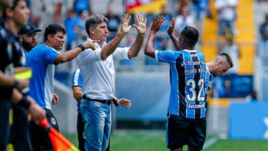 Satisfeito com goleada, Renato volta atenção do Grêmio para Libertadores