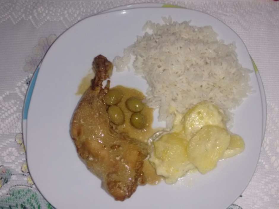 Frango Com Creme De Cebola E Cerveja Preta