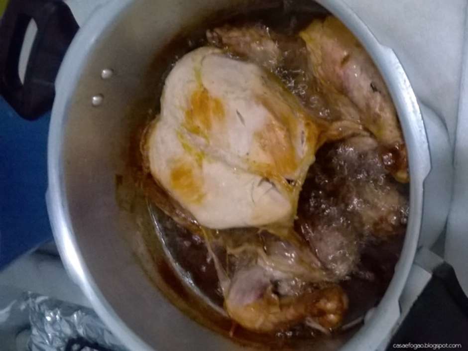 Frango Frito Na Panela De Pressão