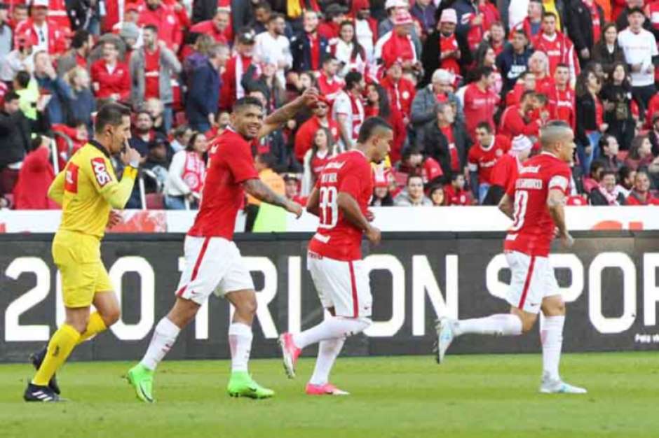 Em jogo com 4 pênaltis, Internacional vence Náutico e entra na zona de  acesso