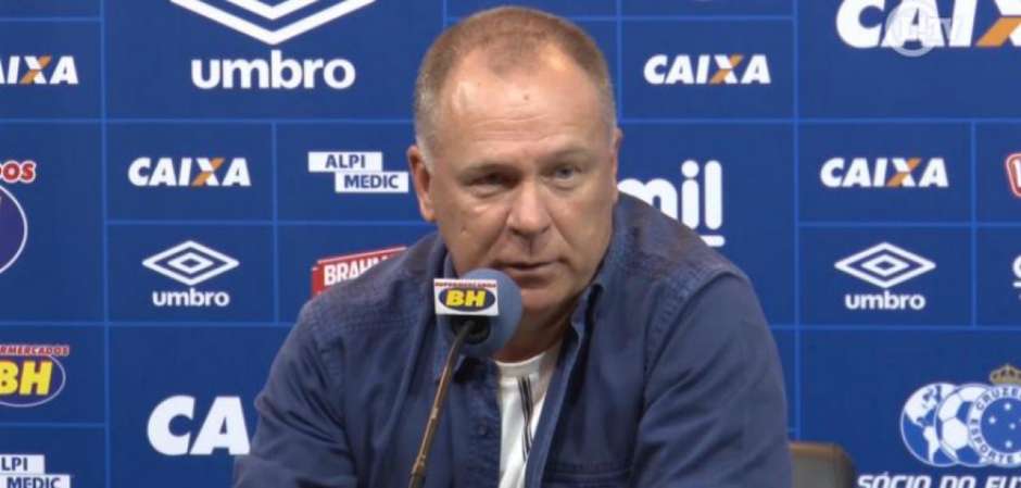 Mano Menezes faz mistério e pede atenção contra o Vitória