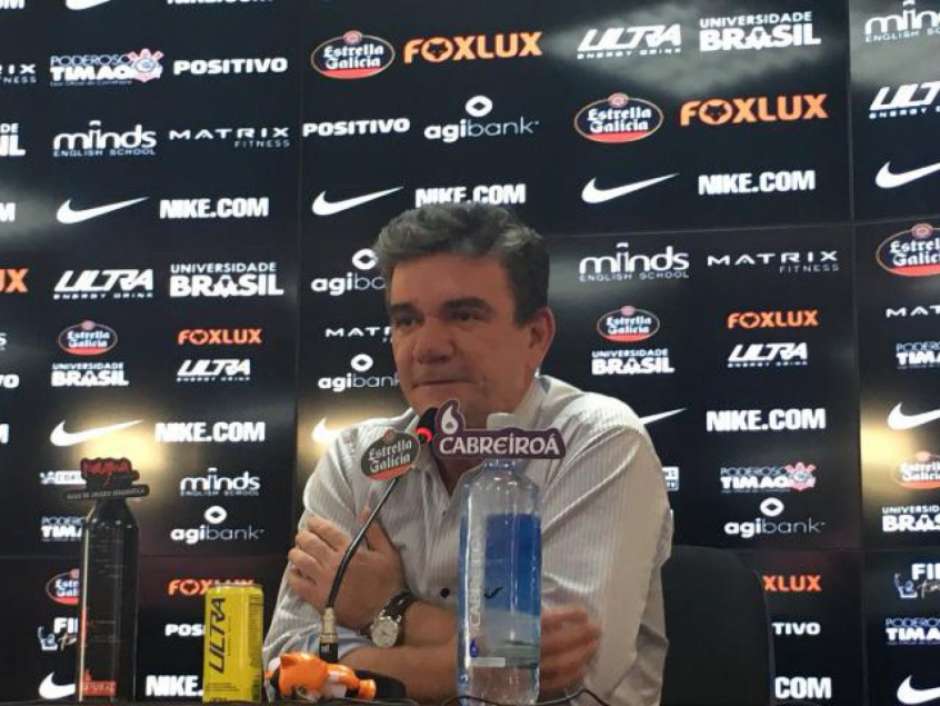 Presidente de rival ataca Verdão em coletiva 