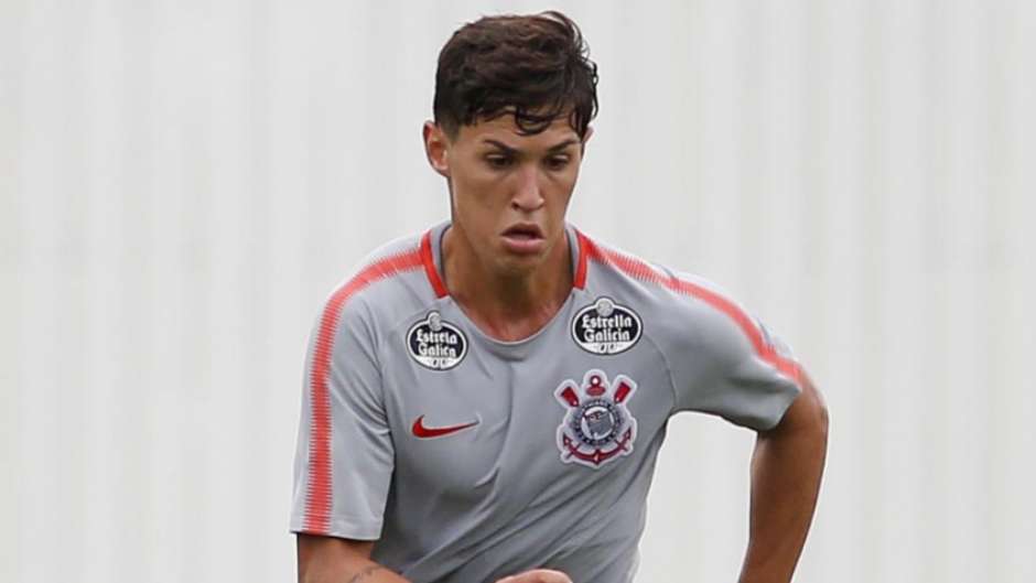 Vital “fecha” linha de quatro e abre leque de opções no Corinthians
