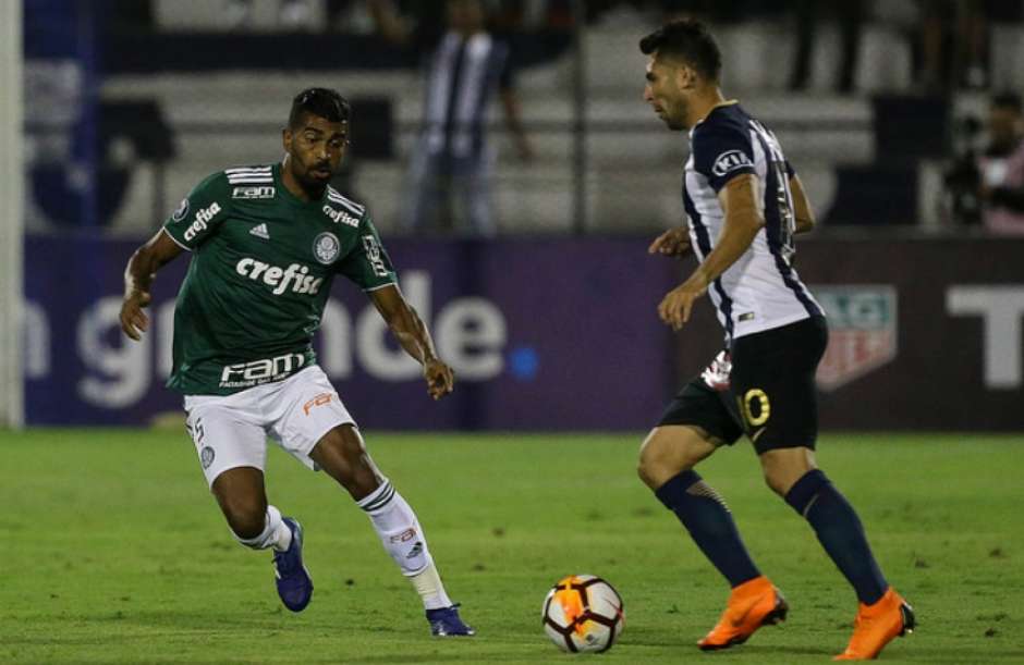 Thiago Santos joga bem e comemora vitória fora de casa 