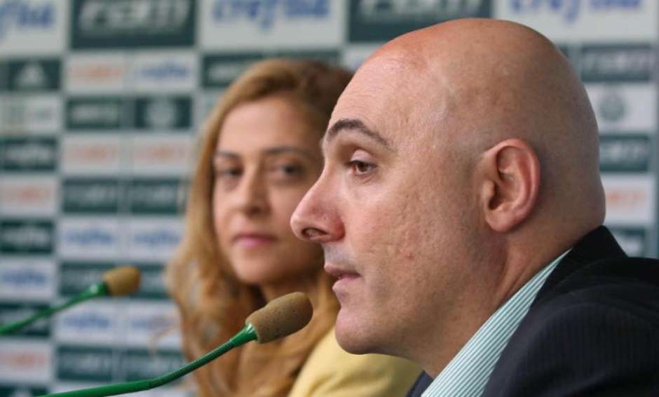 Grupo de conselheiros resolve defender o aumento do mandato alviverde 