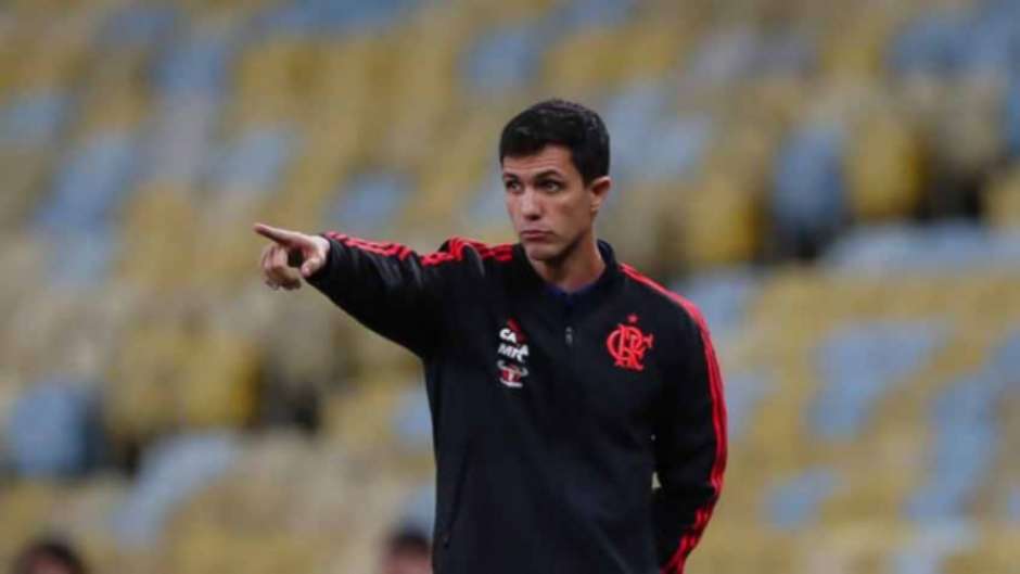 Fla precisa de zagueiro, mas reforço só deve vir depois da Copa