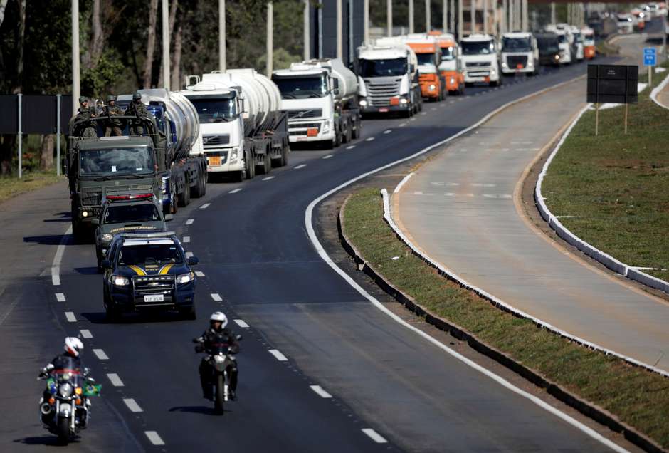 Resultado de imagem para governo ve retomada lenta de caminhoneiros