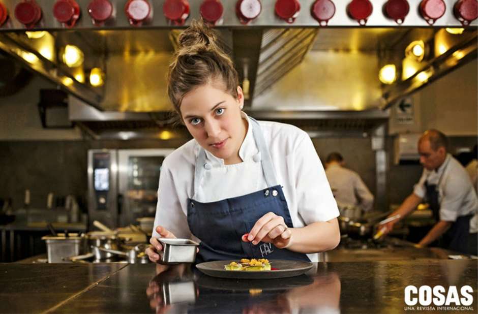 Mulheres na cozinha: a luta pelo espaço feminino na gastronomia - Folha PE