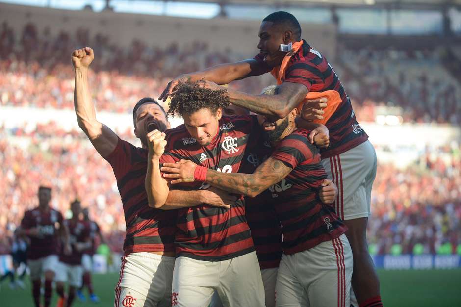 Clube de Regatas do Flamengo - Nosso Time é a Gente em Campo! O Mengão está  escalado para enfrentar o Vasco no primeiro jogo da semi do @cariocao! Pra  cima! #VASxFLA #VamosFlamengo