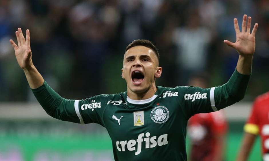 Ex-Athletico, Veiga mudou batida de pênalti para surpreender goleiro