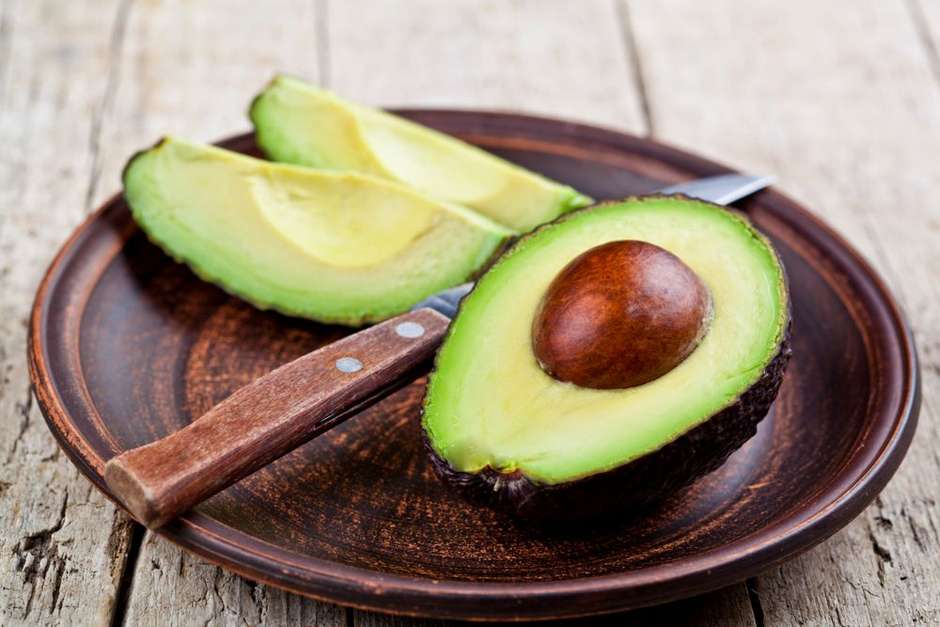 Motivos para comer abacate: 10 razões para incluir a fruta na alimentação