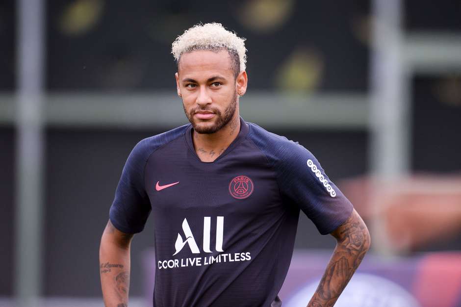Jornal: PSG quer contratar 'amigo de Neymar' para substituir Mbappé