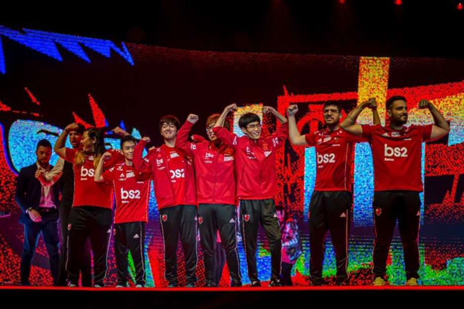 Flamengo vence INTZ e é o novo campeão brasileiro de League of Legends -  07/09/2019 - UOL Start