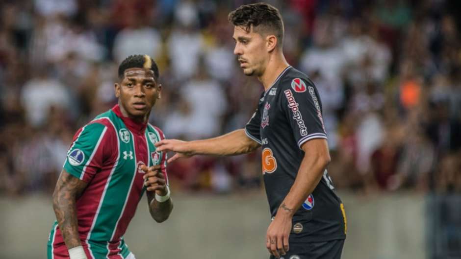 Avelar é dúvida para partida contra o Fluminense