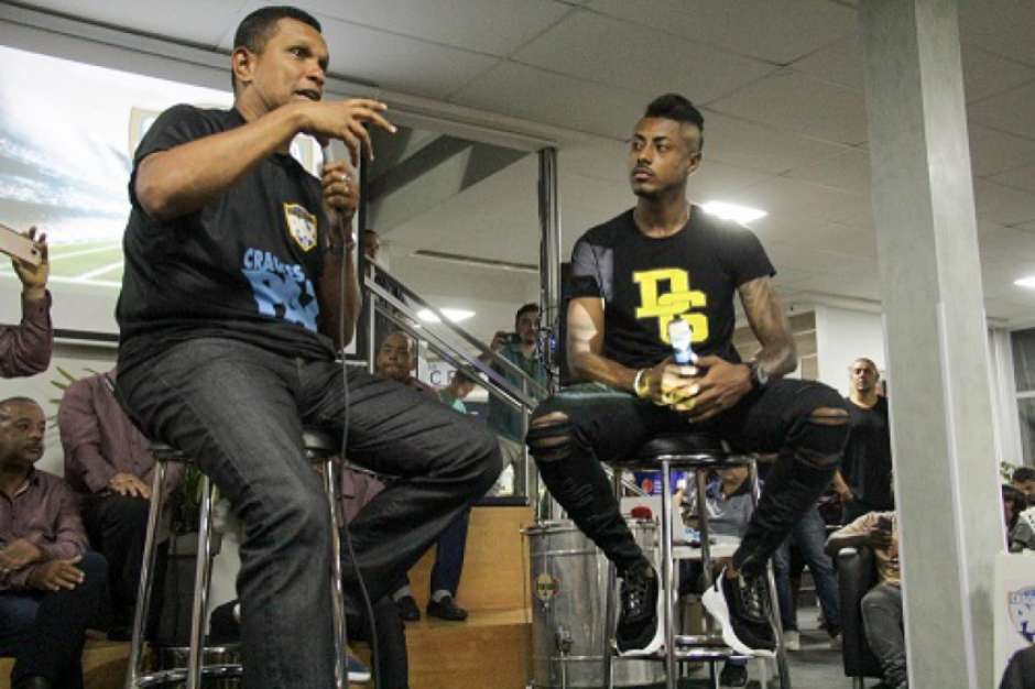 Bruno Henrique fala sobre a grave lesão no olho que teve em 2017; relembre