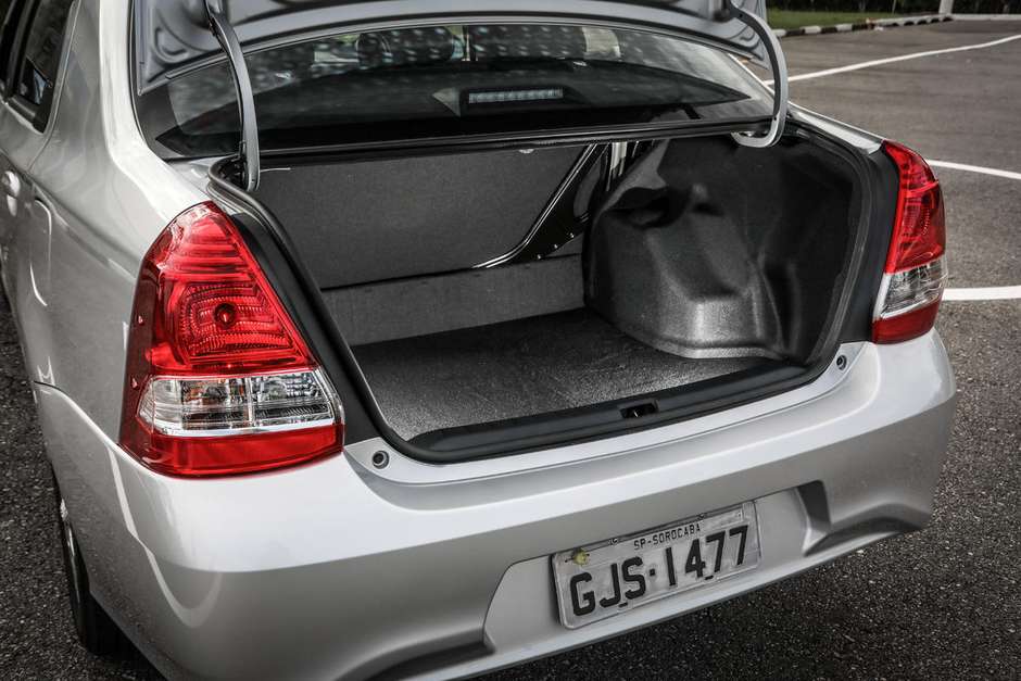 Teste Toyota Etios Seda X Plus E Um Automatico Racional